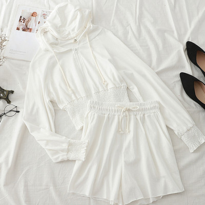 Set de damă sport-casual care include un hanorac și pantaloni scurți în mai multe culori