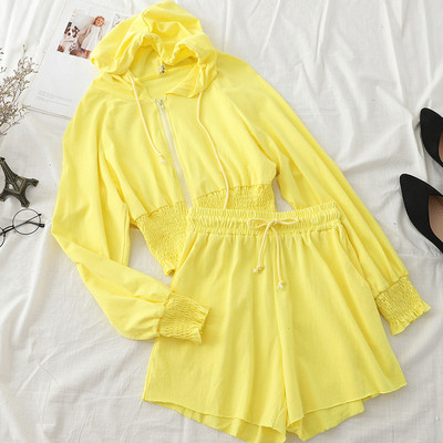 Set de damă sport-casual care include un hanorac și pantaloni scurți în mai multe culori