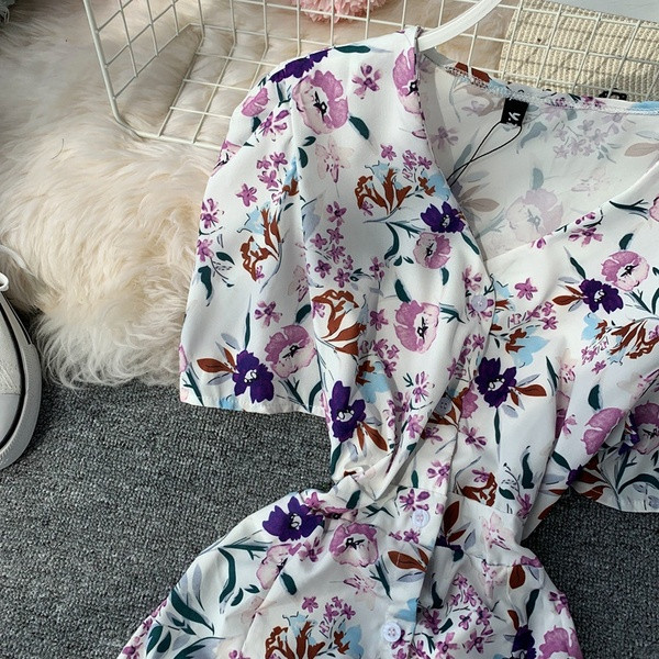 Rochie moderna de dama cu maneci scurte si cu fanta