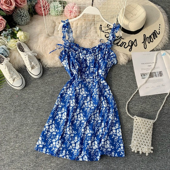 Rochia modernă de damă cu bretele este în două culori