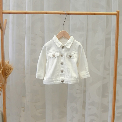 Geaca pentru copii model nou cu nasturi in alb, negru si rosu