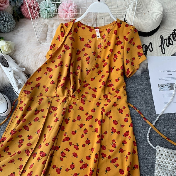 Rochie moderna de dama cu maneci scurte si cravata