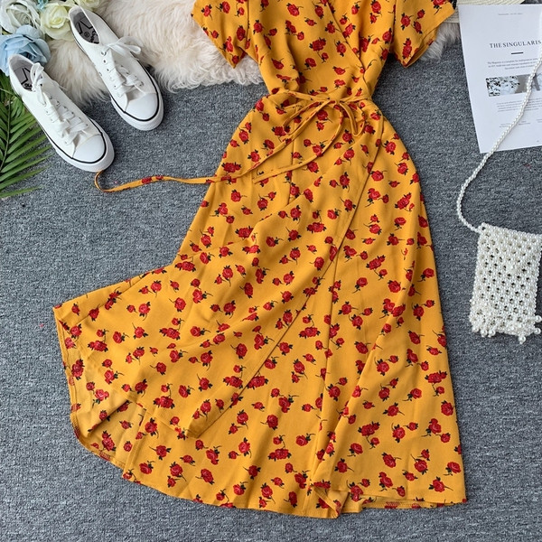 Rochie moderna de dama cu maneci scurte si cravata