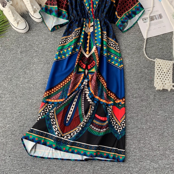 Rochie modernă de damă colorată cu decolteu în V