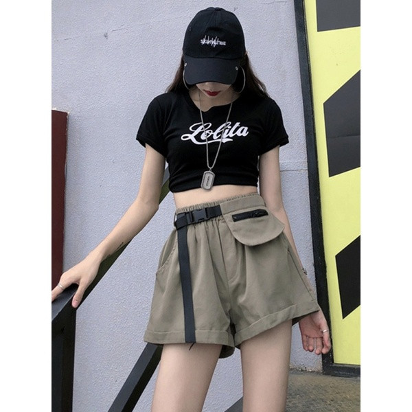 Pantaloni scurti de dama cu talie elastica si curea in negru si verde