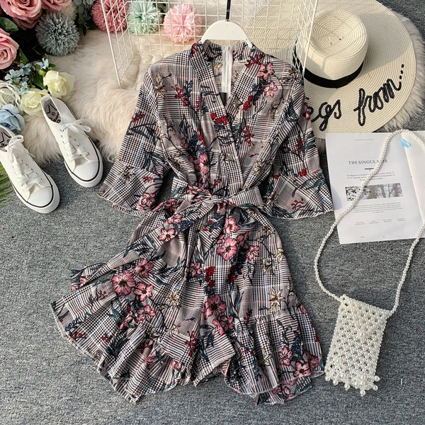 Salopetă de damă modernă cu mâneci scurte și panglică