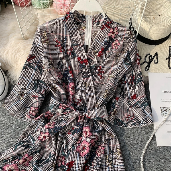 Salopetă de damă modernă cu mâneci scurte și panglică