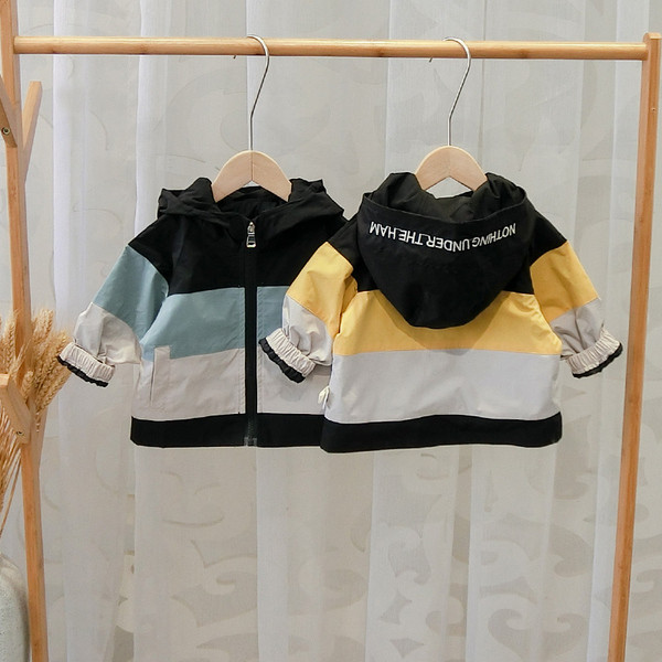 Jachetă modernă pentru copii pentru băieți cu glugă - două culori