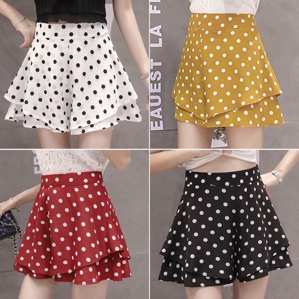 Pantaloni scurti moderni de dama cu puncte in mai multe culori