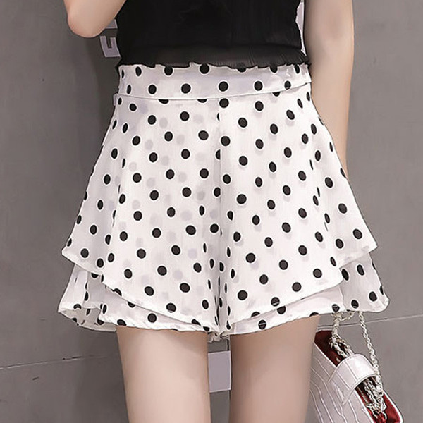 Pantaloni scurti moderni de dama cu puncte in mai multe culori