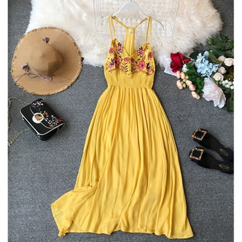 Rochie de dama cu decolteu in V si broderie colorata