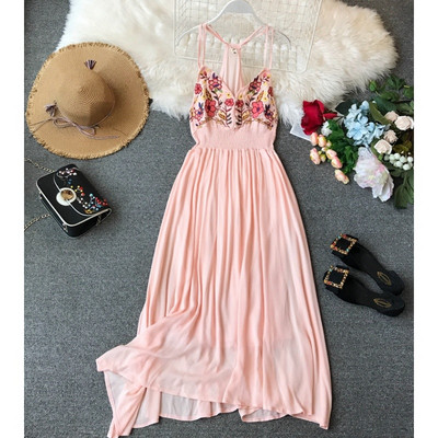 Rochie de dama cu decolteu in V si broderie colorata