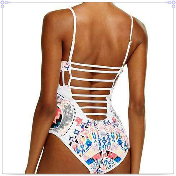 Model nou plin de costume de baie dama in trei culori