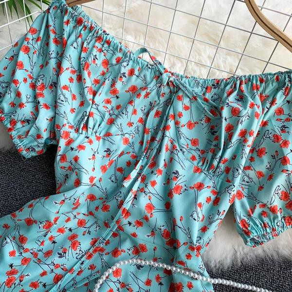 Rochie de dama cu umerii goi in albastru