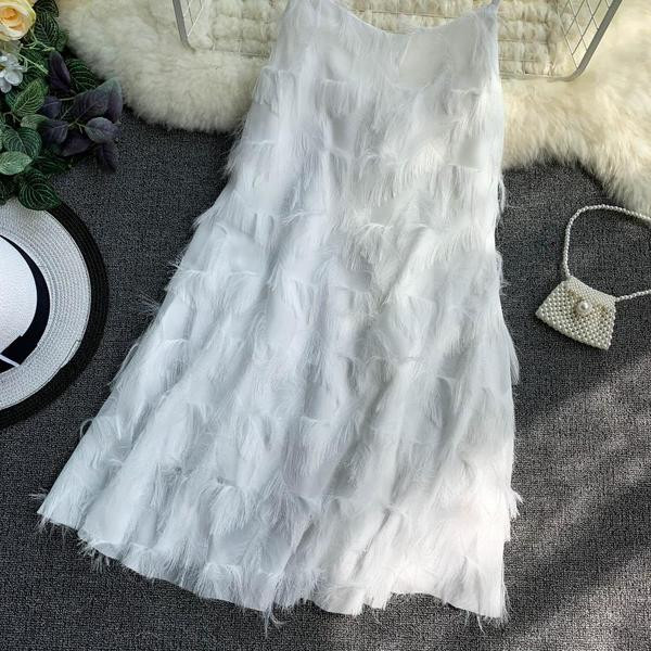 Rochie elegantă de damă cu bretele în alb și negru