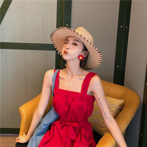 Salopetă modernă de damă cu bretele largi în roșu și negru