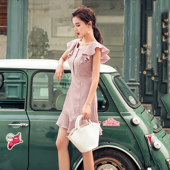 Rochie de damă elegantă în carouri, cu mâneci scurte, de culoare roz