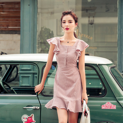 Rochie de damă elegantă în carouri, cu mâneci scurte, de culoare roz