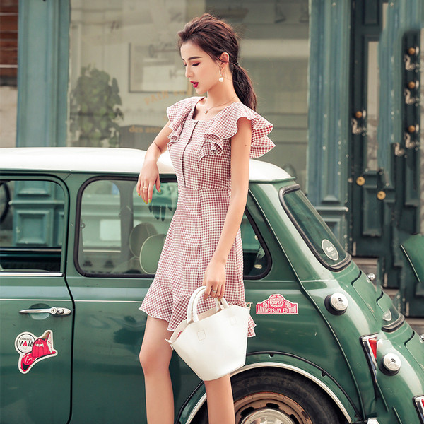 Rochie de damă elegantă în carouri, cu mâneci scurte, de culoare roz