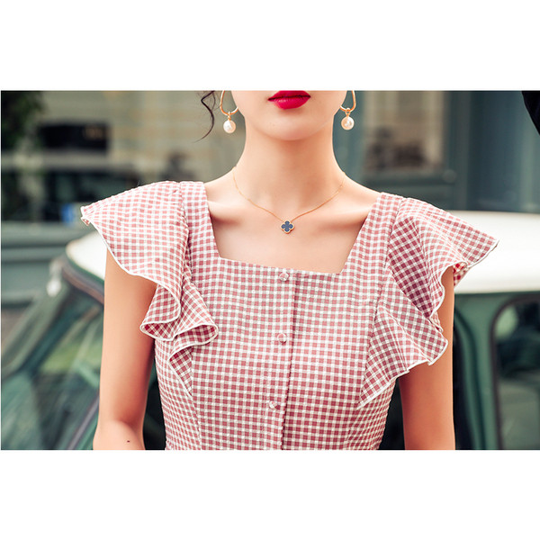 Rochie de damă elegantă în carouri, cu mâneci scurte, de culoare roz