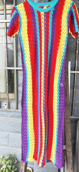 Rochie moderna tricotata lunga cu maneci scurte