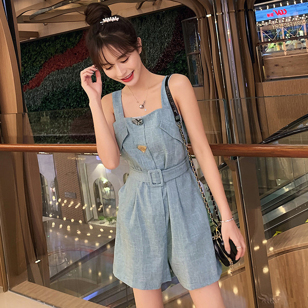 Salopetă scurtă de damă modernă cu curea în albastru