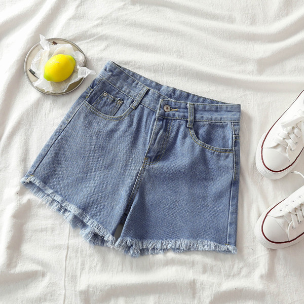 Blugi scurti moderni de dama cu broderie si talie inalta