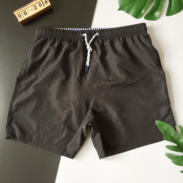 Pantaloni scurți de plajă pentru bărbați în diferite culori