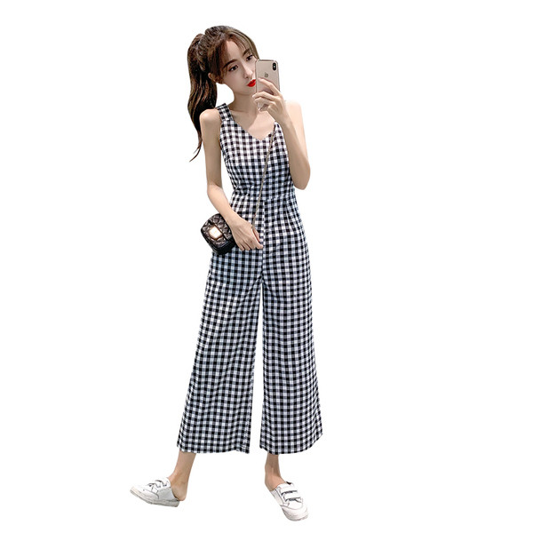 Salopeta dama in carouri model lat cu bretele