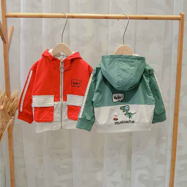 Noul model de jachetă pentru copii de zi cu zi pentru băieți în verde și roșu
