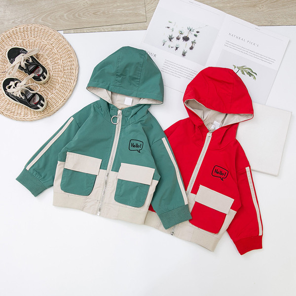 Noul model de jachetă pentru copii de zi cu zi pentru băieți în verde și roșu