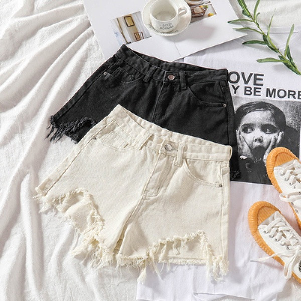 Blugi scurti casual de dama in alb si negru cu motiv rupt