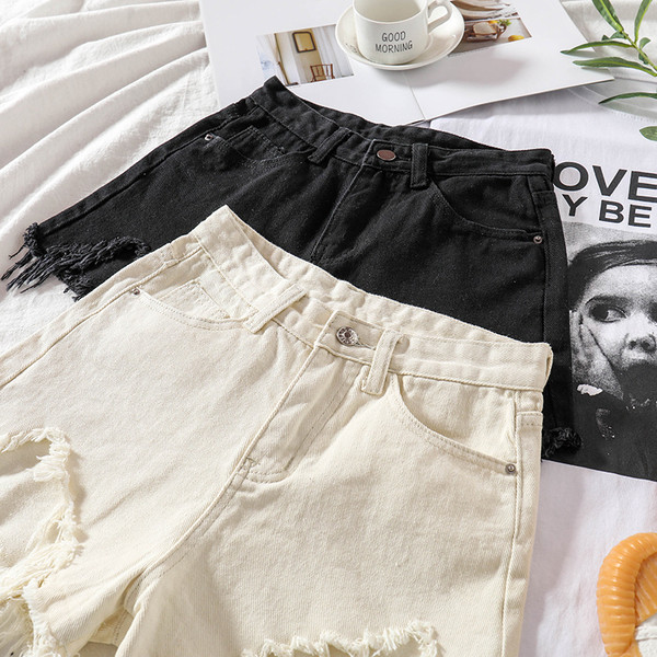 Blugi scurti casual de dama in alb si negru cu motiv rupt