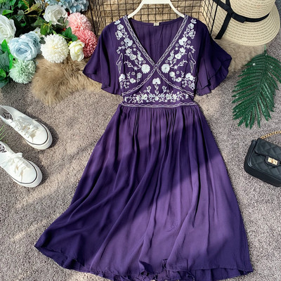 Rochie moderna de dama cu maneci scurte si broderie in diferite culori