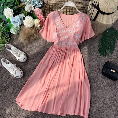 Rochie moderna de dama cu maneci scurte si broderie in diferite culori