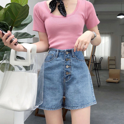 Pantaloni scurți de damă din denim cu nasturi în albastru