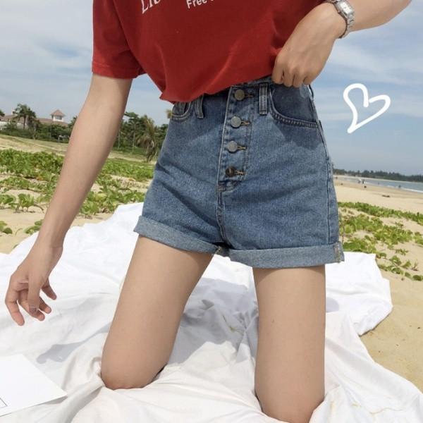 Pantaloni scurți de damă din denim cu nasturi în albastru