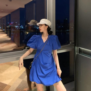 Модерна дамска рокля широк модел с къс ръкав в син и бял цвят 