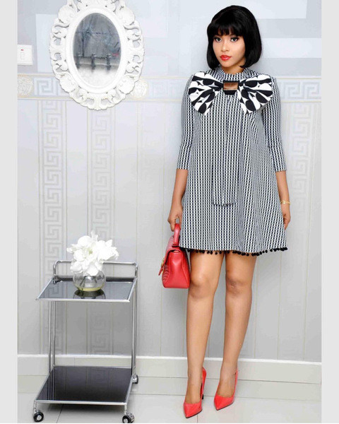 Rochie moderna de dama cu maneci 3/4 si panglica neagra