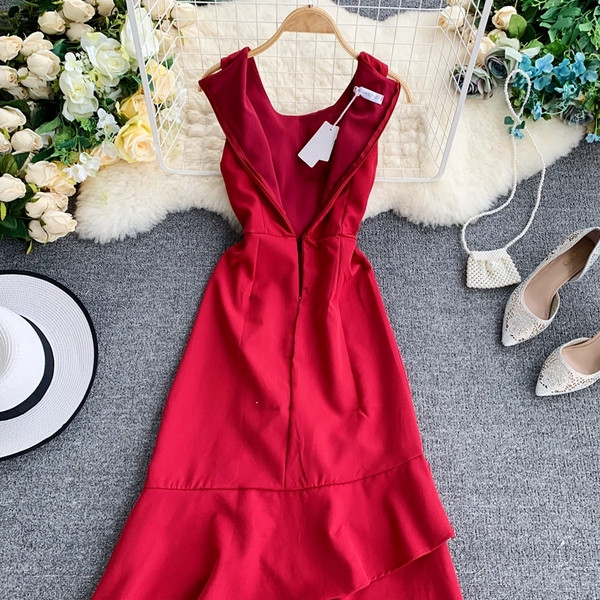 Rochie de dama stilata cu decolteu in O - model asimetric