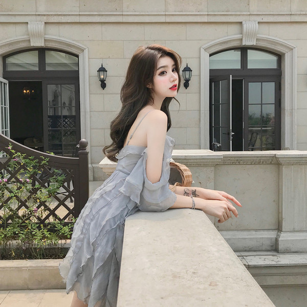 Модерна дамска рокля - разкроен модел в два цвята