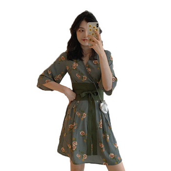 Rochie casual de dama cu model floral cu decolteu in V