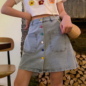 Fusta de dama moderna din denim cu buzunar si nasturi colorati