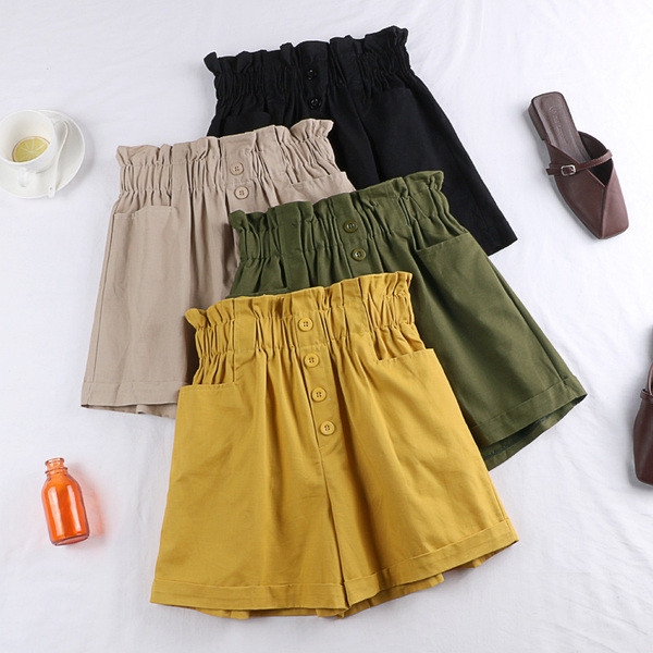 Pantaloni scurti de dama in mai multe culori cu nasturi