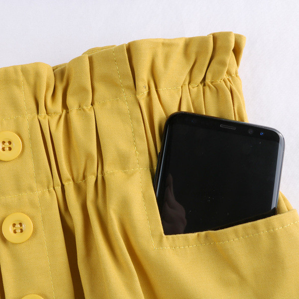 Pantaloni scurti de dama in mai multe culori cu nasturi