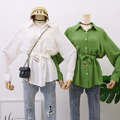 Cămașă modernă de damă cu curea în alb, negru și verde