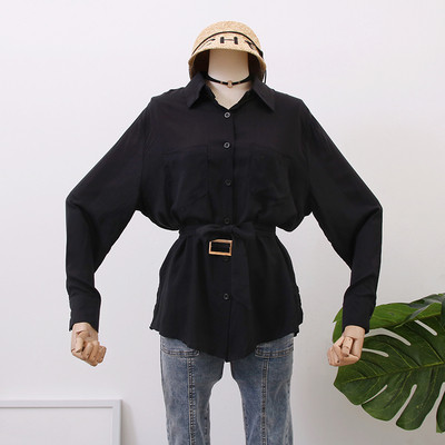 Cămașă modernă de damă cu curea în alb, negru și verde