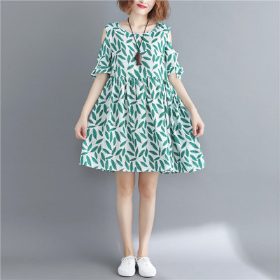 Актуална дамска рокля в два цвята - разкроен модел