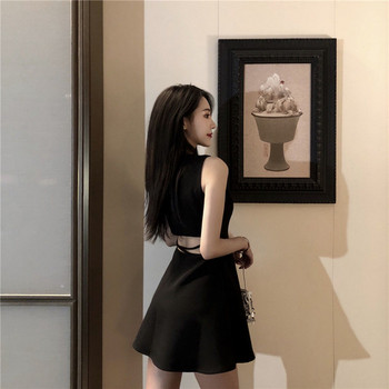 Rochie scurtă de damă modernă de culoare neagră