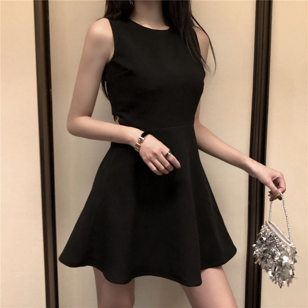 Rochie scurtă de damă modernă de culoare neagră